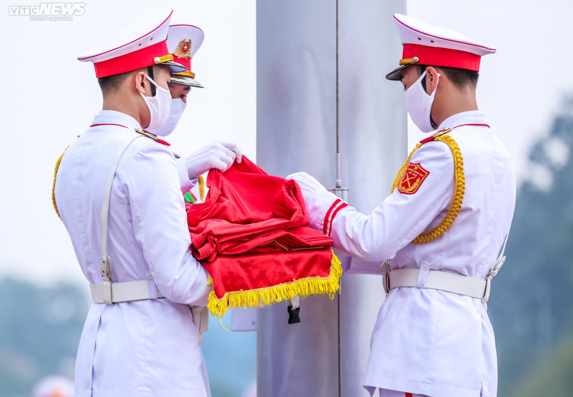 Ảnh: Trang nghiêm nghi lễ thượng cờ ngày Quốc khánh ở quảng trường Ba Đình - 7