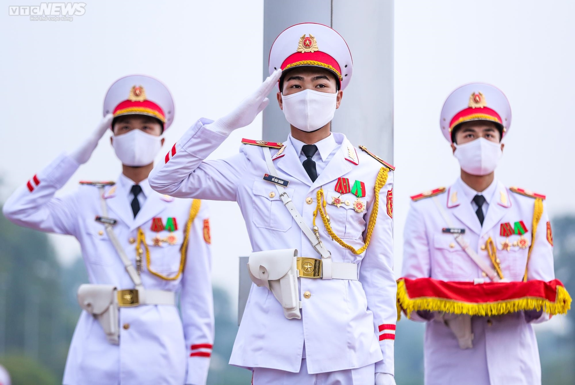 Ảnh: Trang nghiêm nghi lễ thượng cờ ngày Quốc khánh ở quảng trường Ba Đình - 10