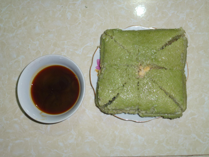 3 cách ăn bánh chưng, bánh tét đặc trưng của 3 vùng miền: Đâu là kiểu bạn thích? - 1