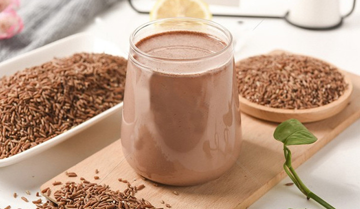 Sữa gạo không chứa nhiều protein, nhưng lại chứa nhiều tinh bột, thích hợp để uống trước khi tập thể dục. (Ảnh: Internet)
