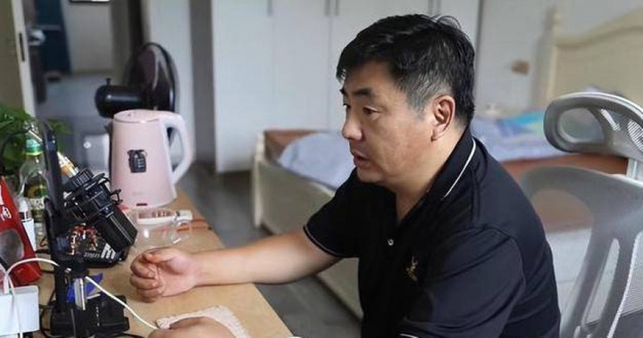 Người đàn ông họ Trần ở Giang Tô, Trung Quốc sau khi kết hôn 16 năm đã phát hiện 3 đứa con không phải ruột thịt của mình. (Ảnh: Poster News)