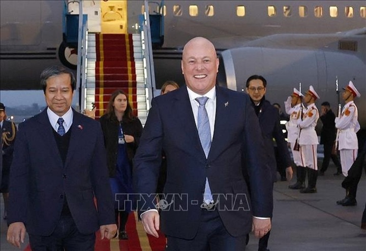 Thủ tướng New Zealand Christopher Luxon bắt đầu thăm chính thức Việt Nam và dự Diễn đàn Tương lai ASEAN lần thứ hai. (Ảnh: Doãn Tấn/TTXVN)