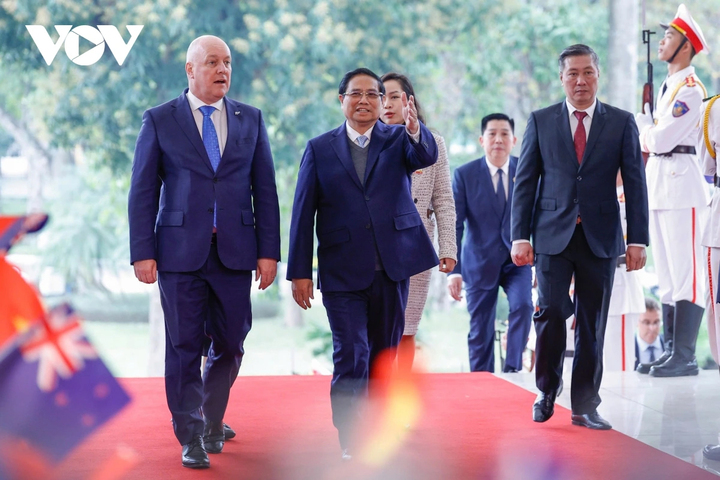 Đây cũng là chuyến thăm Việt Nam đầu tiên của ông Christopher Luxon trên cương vị Thủ tướng New Zealand. Trong thông báo từ phía New Zealand về chuyến thăm, Thủ tướng Christopher Luxon khẳng định “Việt Nam là ngôi sao đang lên trong khu vực Đông Nam Á và là một trong những nền kinh tế phát triển nhanh nhất khu vực”.